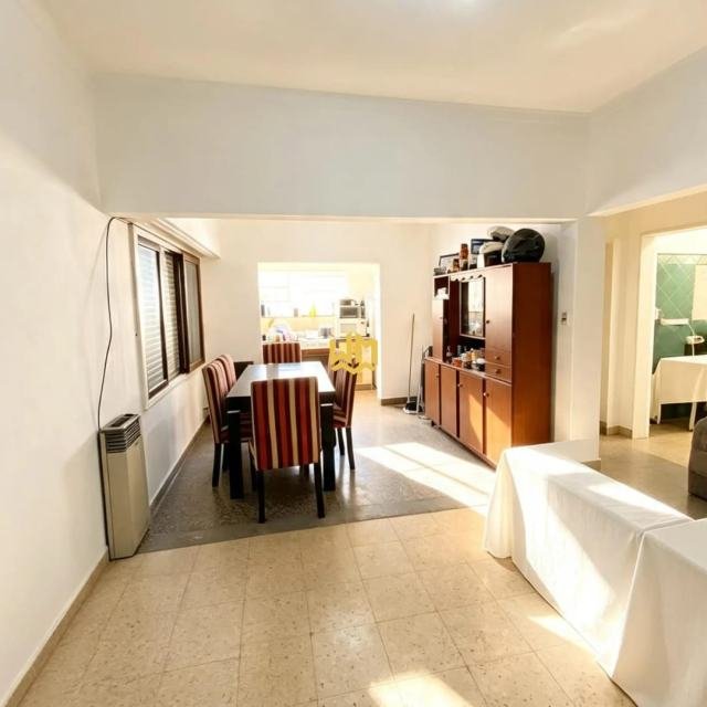 CASA 3 DORMITORIOS. DARRAGUEIRA 2000