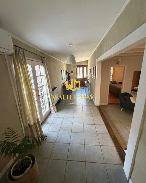 CASA EN VENTA 3 DORM. Garibaldi 1000
